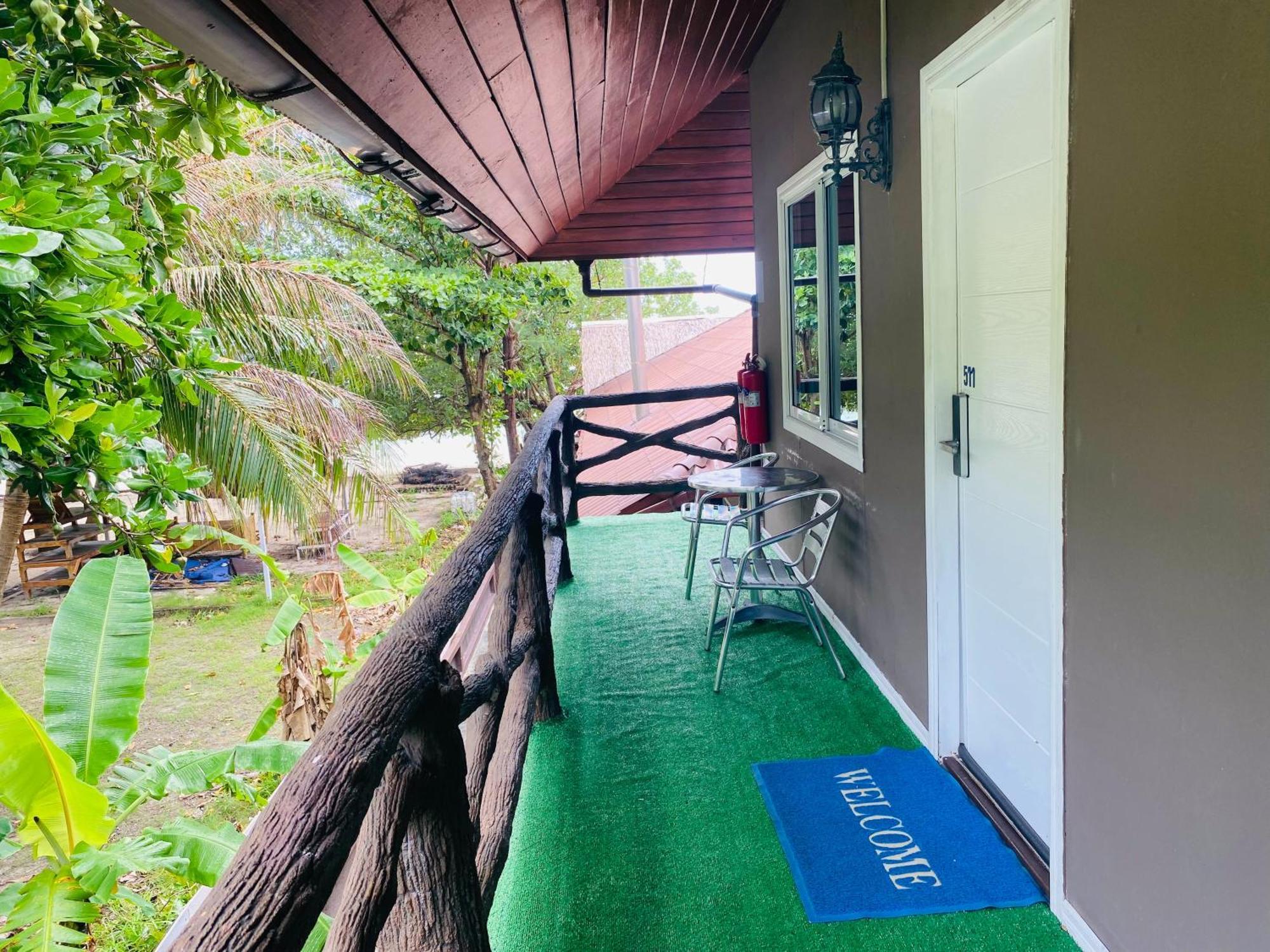 Bella Vista Beach Resort Koh Lipe Eksteriør bilde